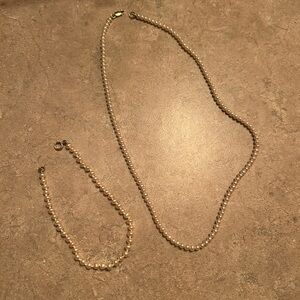 Classic Pearl Necklace and Bracelet Set - Ivory Pearls